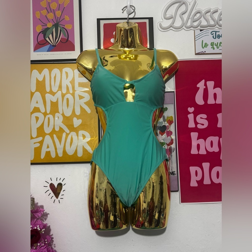 New No Boundaries Women’s Swimsuit -‎ One-Piece & Bikini Set